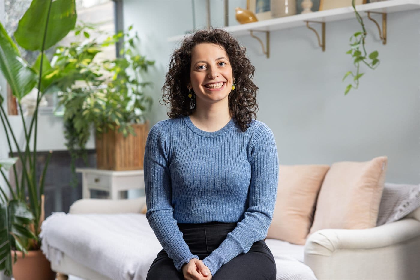 Ylenia, online relationship therapist